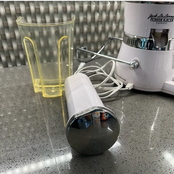 Jack LaLanne Power Juicer Express in White like new